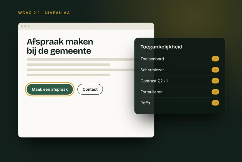 Medewerkster in een gemeentehuis test een website met alleen het toetsenbord en een koptelefoon